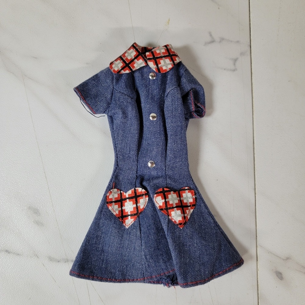 VINTAGE BARBIE STYLE DENIM HEART DRESS DOLL 1997 18219